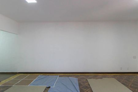 Casa à venda com 200m², 3 quartos e 4 vagas Casa à venda com 200m², 3 quartos e 4 vagasSala