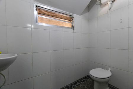 Casa à venda com 200m², 3 quartos e 4 vagas Casa à venda com 200m², 3 quartos e 4 vagasBanheiro de serviço