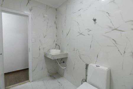 Casa à venda com 200m², 3 quartos e 4 vagas Casa à venda com 200m², 3 quartos e 4 vagasBanheiro