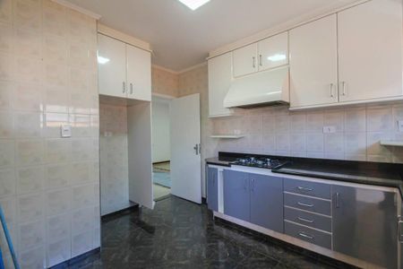 Casa à venda com 200m², 3 quartos e 4 vagas Casa à venda com 200m², 3 quartos e 4 vagasCozinha