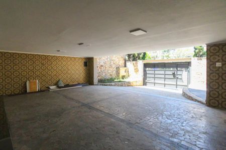 Casa à venda com 200m², 3 quartos e 4 vagas Casa à venda com 200m², 3 quartos e 4 vagasGaragem