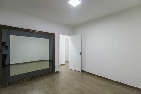 Casa à venda com 200m², 3 quartos e 4 vagas Casa à venda com 200m², 3 quartos e 4 vagasQuarto 1