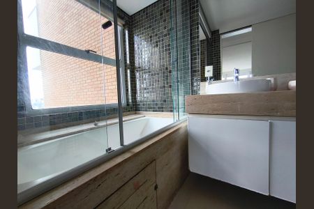 Apartamento à venda com 132m², 1 quarto e 3 vagasBanheiro da Suíte