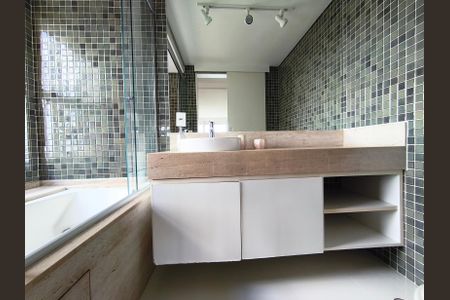 Apartamento à venda com 132m², 1 quarto e 3 vagasBanheiro da Suíte