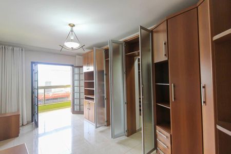 Casa à venda com 270m², 4 quartos e 6 vagas Casa à venda com 270m², 4 quartos e 6 vagasSuíte