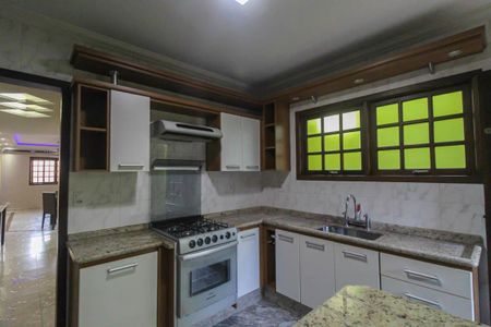 Casa à venda com 270m², 4 quartos e 6 vagas Casa à venda com 270m², 4 quartos e 6 vagasCozinha