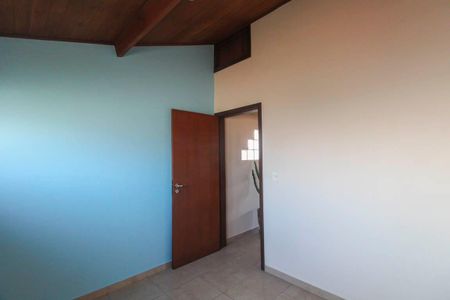 Casa à venda com 270m², 4 quartos e 6 vagas Casa à venda com 270m², 4 quartos e 6 vagasQuarto 2