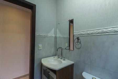 Casa à venda com 270m², 4 quartos e 6 vagas Casa à venda com 270m², 4 quartos e 6 vagasBanheiro