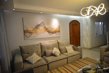 Casa à venda com 390m², 3 quartos e 3 vagasSala