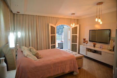 Casa à venda com 390m², 3 quartos e 3 vagasSuite 3