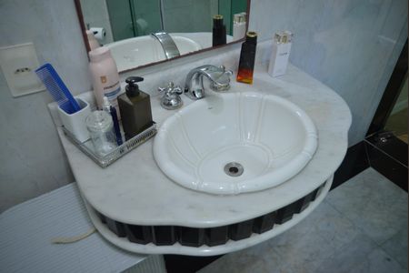 Casa à venda com 390m², 3 quartos e 3 vagasBanheiro da Suíte 3