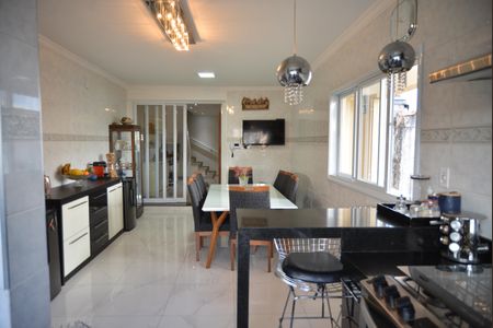 Casa à venda com 390m², 3 quartos e 3 vagasCozinha