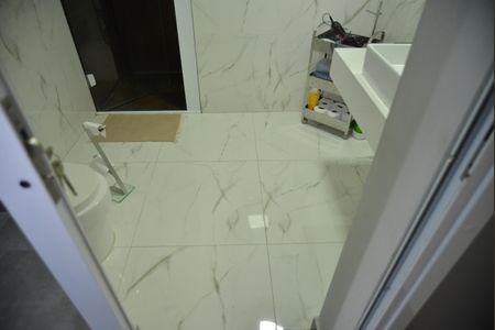 Casa à venda com 390m², 3 quartos e 3 vagasBanheiro da Suíte 2