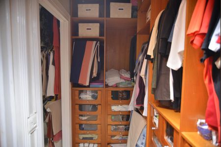 Casa à venda com 390m², 3 quartos e 3 vagasCloset da suíte 3