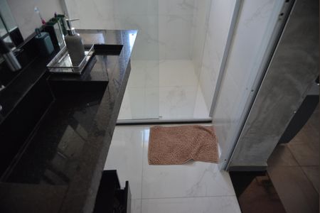 Casa à venda com 390m², 3 quartos e 3 vagasBanheiro da Suíte 1