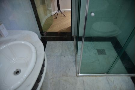 Casa à venda com 390m², 3 quartos e 3 vagasBanheiro da Suíte 3