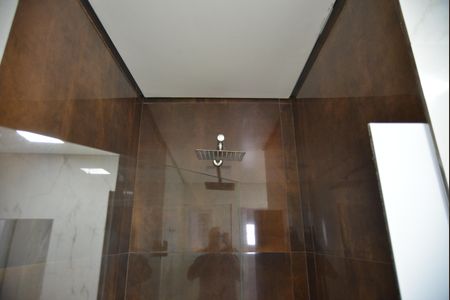 Casa à venda com 390m², 3 quartos e 3 vagasBanheiro da Suíte 2