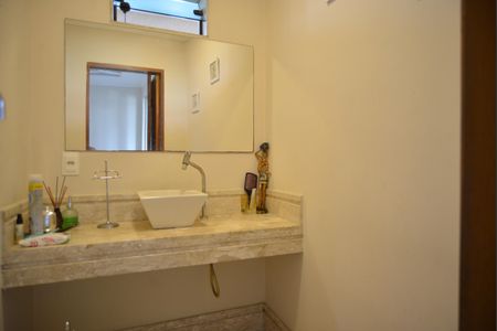 Casa à venda com 390m², 3 quartos e 3 vagasLavabo