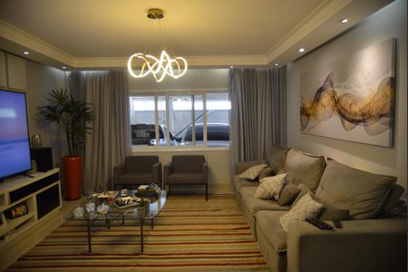 Casa à venda com 390m², 3 quartos e 3 vagasSala
