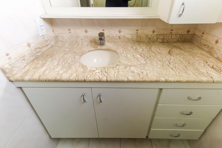 Apartamento à venda com 107m², 2 quartos e 1 vaga Apartamento à venda com 107m², 2 quartos e 1 vagaBanheiro da Suíte