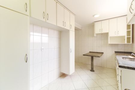 Apartamento à venda com 107m², 2 quartos e 1 vaga Apartamento à venda com 107m², 2 quartos e 1 vagaCozinha