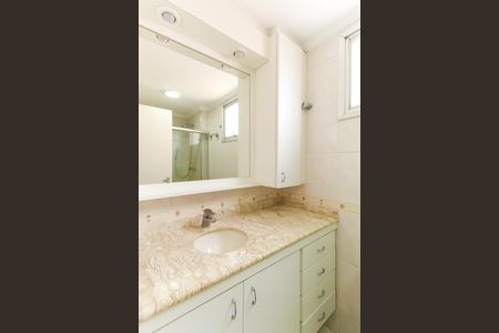 Apartamento à venda com 107m², 2 quartos e 1 vaga Apartamento à venda com 107m², 2 quartos e 1 vagaBanheiro da Suíte