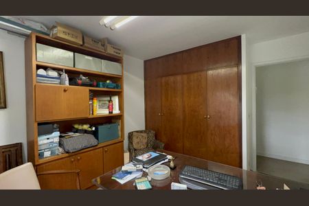 Casa à venda com 300m², 6 quartos e 3 vagas Casa à venda com 300m², 6 quartos e 3 vagasQuarto 3