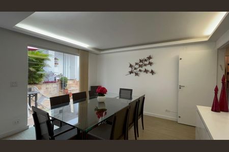 Casa à venda com 300m², 6 quartos e 3 vagas Casa à venda com 300m², 6 quartos e 3 vagasSala 2