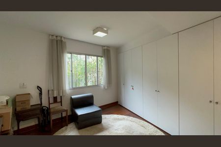 Casa à venda com 300m², 6 quartos e 3 vagas Casa à venda com 300m², 6 quartos e 3 vagasSuíte 1