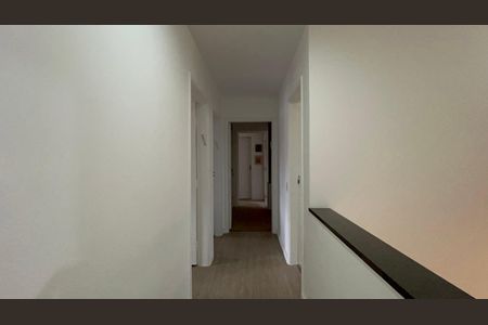 Casa à venda com 300m², 6 quartos e 3 vagas Casa à venda com 300m², 6 quartos e 3 vagasCorredor