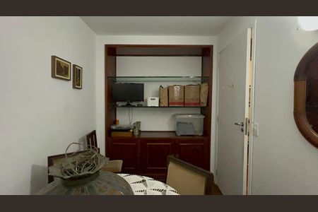 Casa à venda com 300m², 6 quartos e 3 vagas Casa à venda com 300m², 6 quartos e 3 vagasQuarto 1