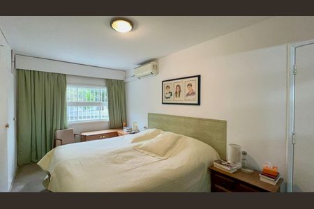 Casa à venda com 300m², 6 quartos e 3 vagas Casa à venda com 300m², 6 quartos e 3 vagasSuíte 2