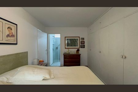 Casa à venda com 300m², 6 quartos e 3 vagas Casa à venda com 300m², 6 quartos e 3 vagasSuíte 2