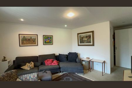 Casa à venda com 300m², 6 quartos e 3 vagas Casa à venda com 300m², 6 quartos e 3 vagasSuíte 3