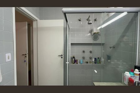 Casa à venda com 300m², 6 quartos e 3 vagas Casa à venda com 300m², 6 quartos e 3 vagasBanheiro da Suíte 2