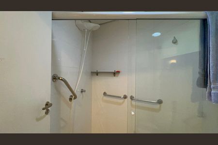 Casa à venda com 300m², 6 quartos e 3 vagas Casa à venda com 300m², 6 quartos e 3 vagasBanheiro da Suíte 1