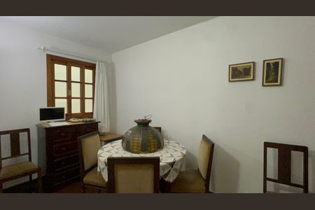 Casa à venda com 300m², 6 quartos e 3 vagas Casa à venda com 300m², 6 quartos e 3 vagasQuarto 1