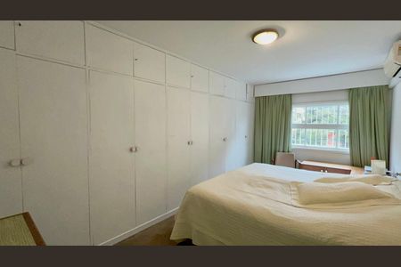 Casa à venda com 300m², 6 quartos e 3 vagas Casa à venda com 300m², 6 quartos e 3 vagasSuíte 2