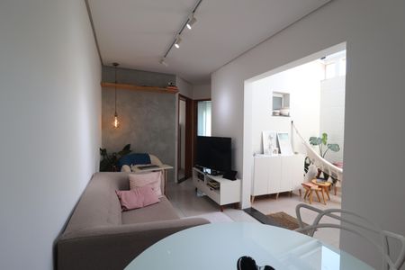 Sala de apartamento para alugar com 2 quartos, 38m² em Vila Scarpelli, Santo André