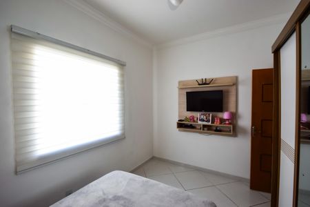 Casa de condomínio à venda com 132m², 3 quartos e 4 vagas Casa de condomínio à venda com 132m², 3 quartos e 4 vagasQuarto 1