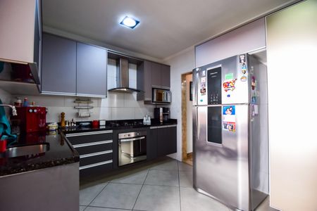 Casa de condomínio à venda com 132m², 3 quartos e 4 vagas Casa de condomínio à venda com 132m², 3 quartos e 4 vagasCozinha