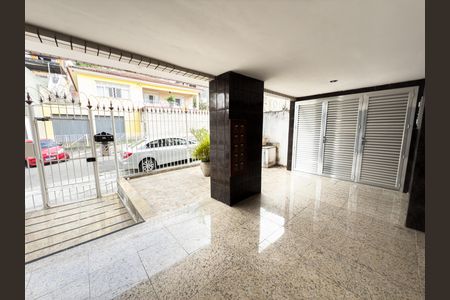 Apartamento à venda com 110m², 3 quartos e 2 vagas Apartamento à venda com 110m², 3 quartos e 2 vagasHall de entrada