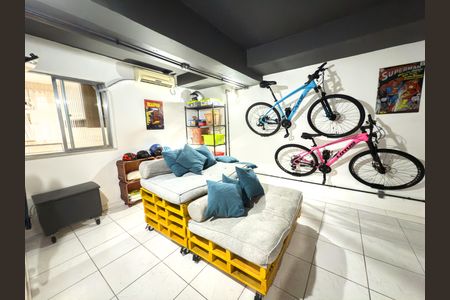 Apartamento à venda com 110m², 3 quartos e 2 vagas Apartamento à venda com 110m², 3 quartos e 2 vagasQuarto de Serviço