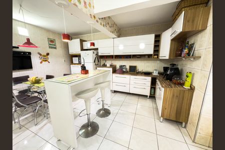 Apartamento à venda com 110m², 3 quartos e 2 vagas Apartamento à venda com 110m², 3 quartos e 2 vagasCozinha