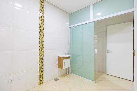 Casa à venda com 420m², 8 quartos e 4 vagas Casa à venda com 420m², 8 quartos e 4 vagasQuarto 2r Inferior