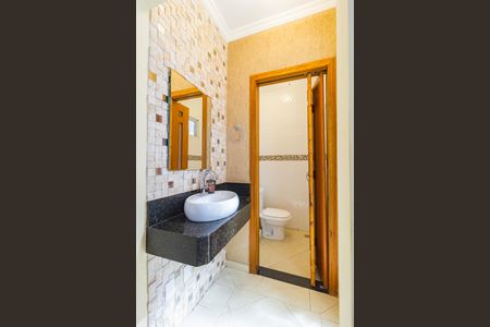 Casa à venda com 420m², 8 quartos e 4 vagas Casa à venda com 420m², 8 quartos e 4 vagasLavabo