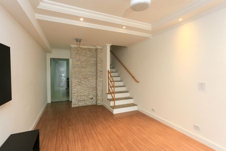 Sala  de casa para alugar com 2 quartos, 140m² em Jardim Bom Tempo, Taboão da Serra