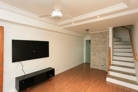 Sala  de casa para alugar com 2 quartos, 140m² em Jardim Bom Tempo, Taboão da Serra