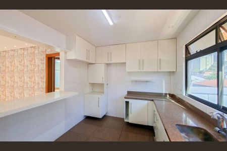 Apartamento à venda com 180m², 4 quartos e 3 vagasCozinha