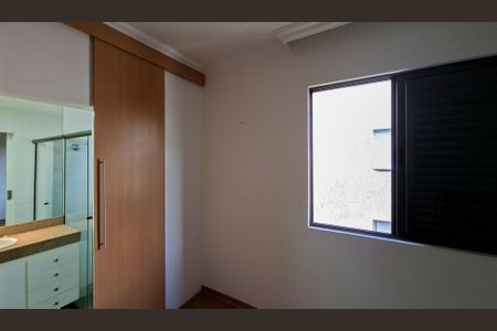 Apartamento à venda com 180m², 4 quartos e 3 vagasSuíte 2